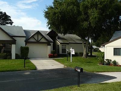 2nd image of 956 Rosewood Ln