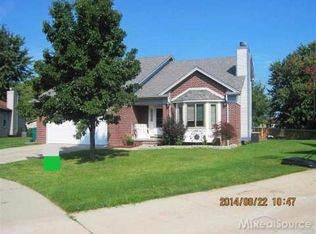 28443 Clover Ct, Chesterfield, MI 48047