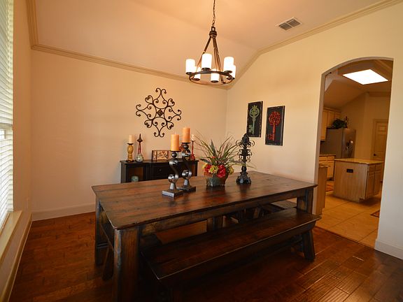 4th image of 411 Saint Andrews Dr