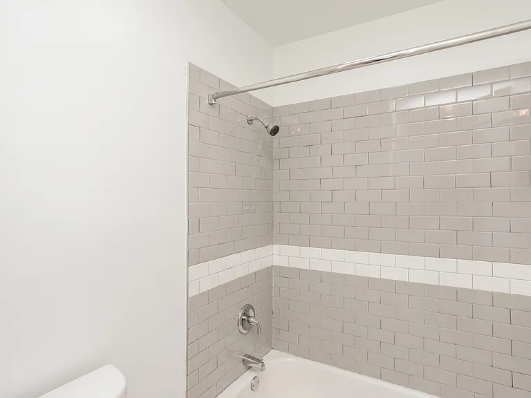 801 N Wabash Ave #46-4W — Photo 7