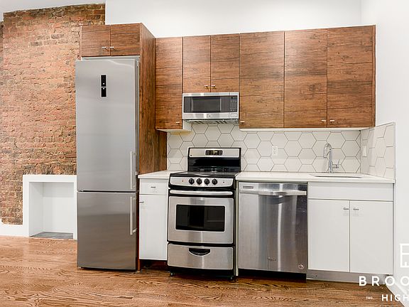 4th image of 1093 Bedford Ave #1
