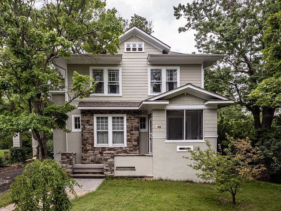 1st image of 52 E Weaver Ave