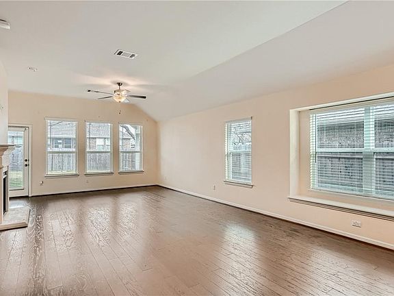 4th image of 113 Magdalene Way