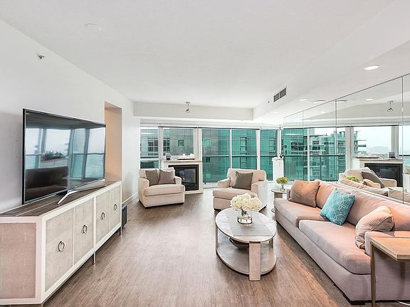 4th image of 13600 Marina Pointe Dr Unit 1914