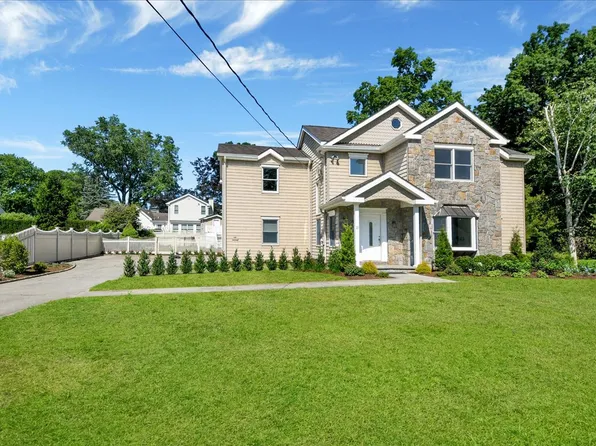 20 Plymouth Rd, White Plains, NY 10603