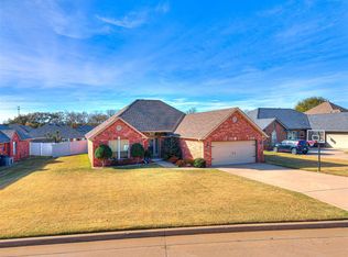 1602 Cedar Bend Ct, Shawnee, OK 74804