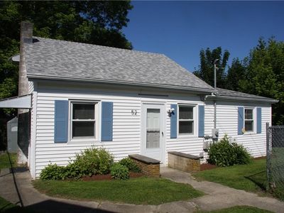 52 Cedar Ave, Portsmouth, RI, 02871