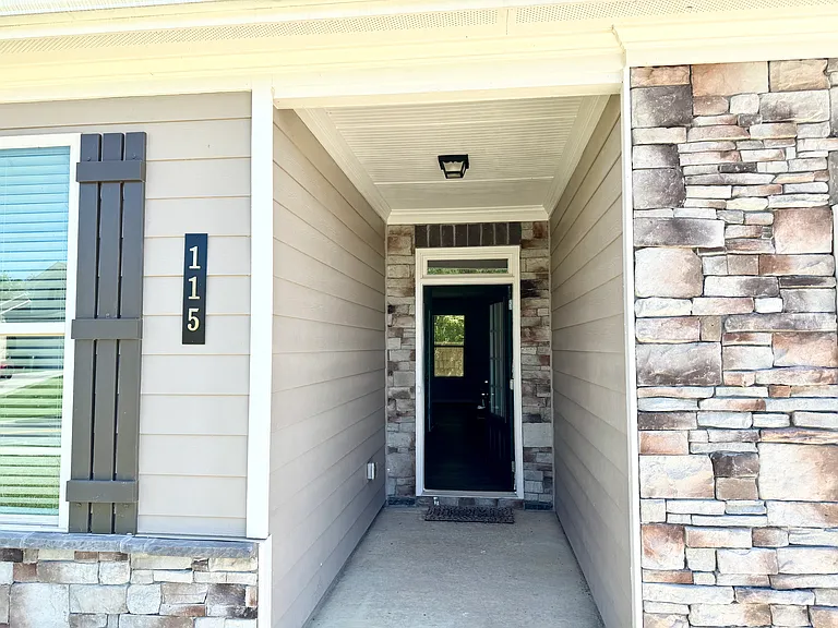 115 McGinnis Cir — Photo 3