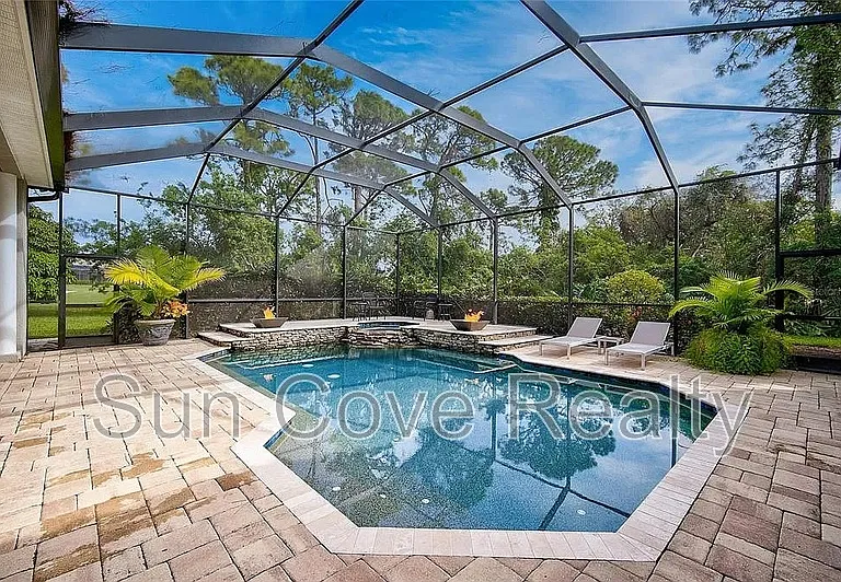 854 Macewen Dr — Photo 45