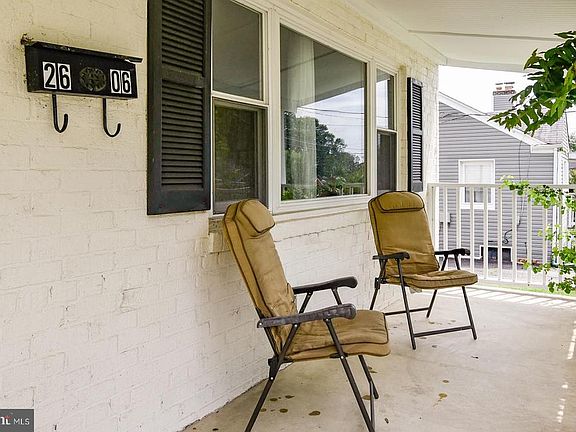 3rd image of 2606 Phillips Dr