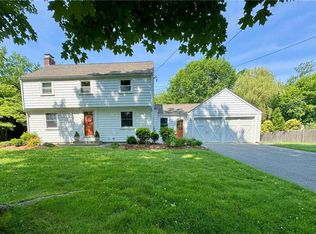 6 Owings Stone Rd, Barrington, RI 02806