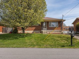 7903 Pickwick Ln, Louisville, KY 40219