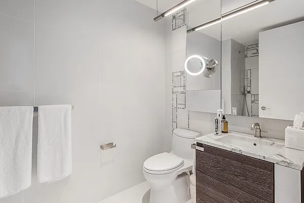 Rented by Extell Marketing Group LLC | media 31