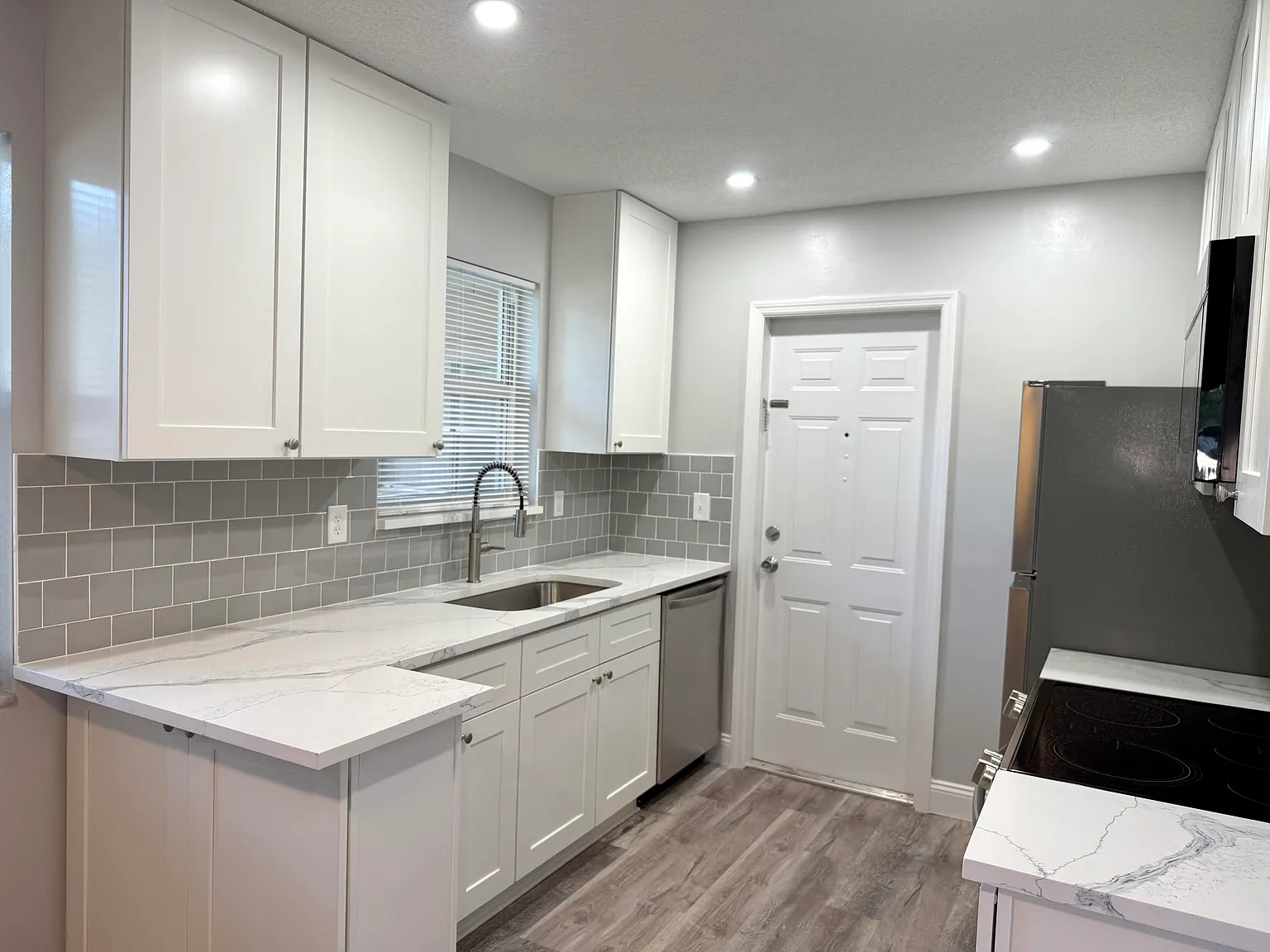 2 bed, 1.0 bath, 850 sqft, $2,100 — Photo 4