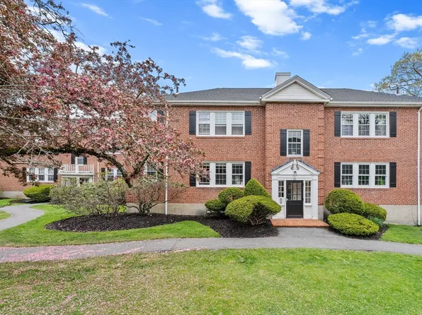 82 Boylston St APT 4, Newton, MA 02467