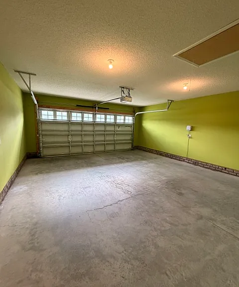 660 Constitution Dr — Photo 26