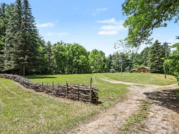 4202 Kingston Rd, Kingston, MI 48741