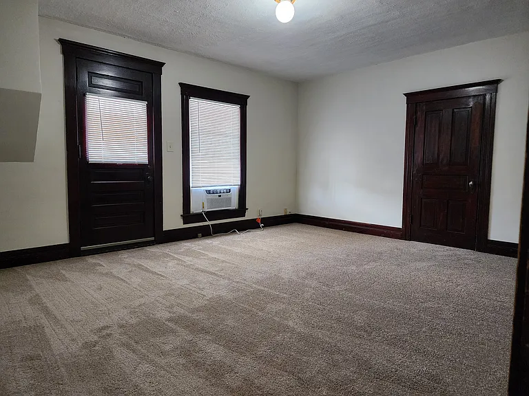 218 S Harvey St #4 — Photo 4
