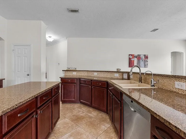 2120 Red Timber Ct — Photo 17