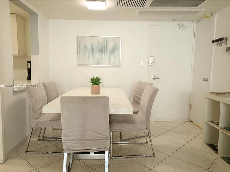 5151 Collins Ave #927 — Photo 5