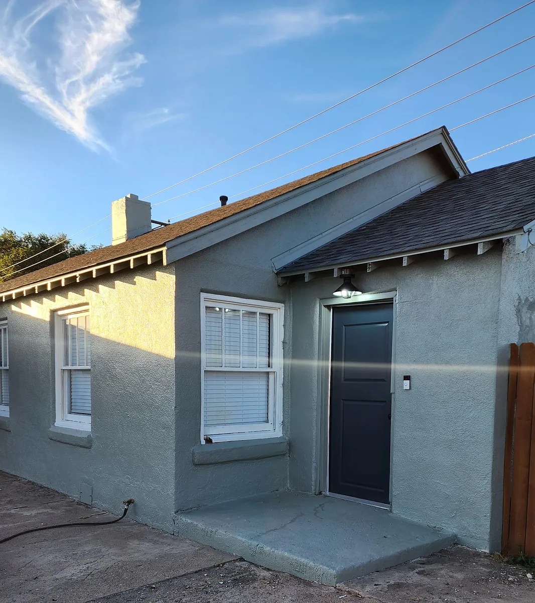 Front/East Entrance leading to enclosed front porch/office - 2825 Lake Ave