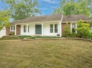 272 Oak Path Dr, Ballwin, MO