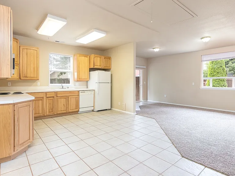 5649 46th Ln SE — Photo 14