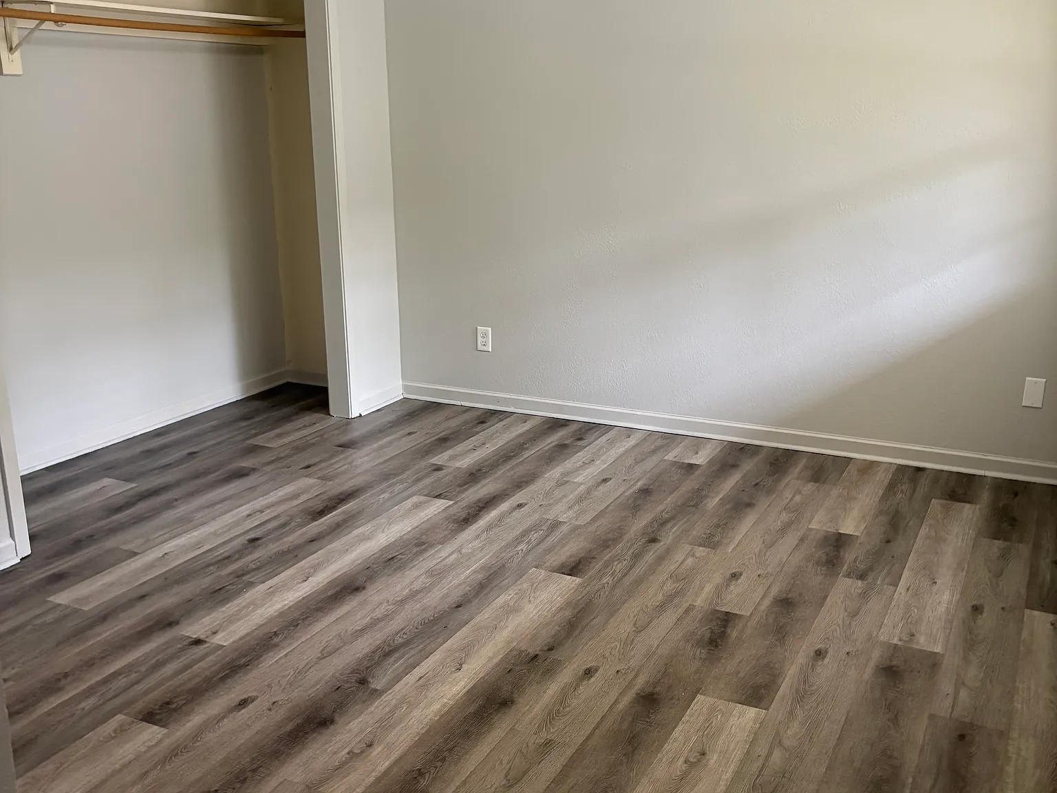 2 bed, 1.5 bath, 1000 sqft, $1,125 — Photo 4