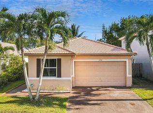 10494 SW 16th St, Hollywood, FL 33025