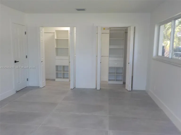 1565 Thumb Point Dr — Photo 16