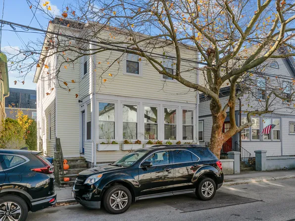 31 W Narragansett Ave #2, Newport, RI 02840