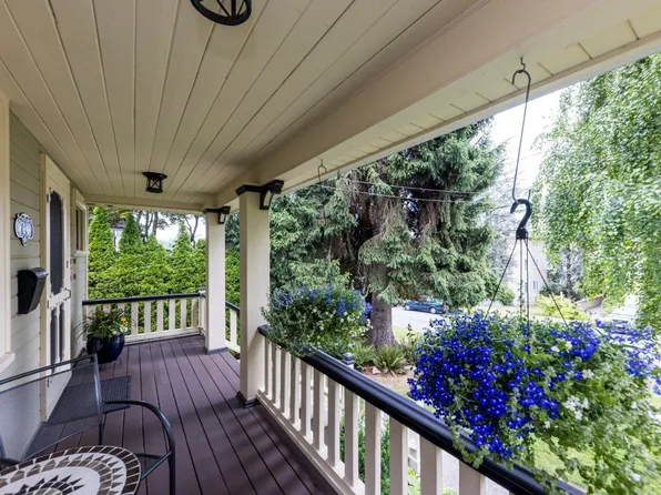 618 Colborne St, New Westminster, BC V3L 2C9