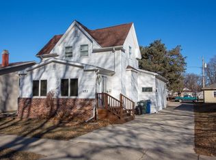 1832 W 3rd St, Waterloo, IA 50701