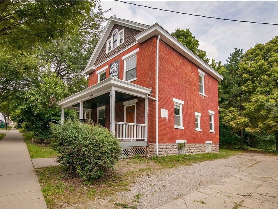 1st image of 2412 W Clifton Ave