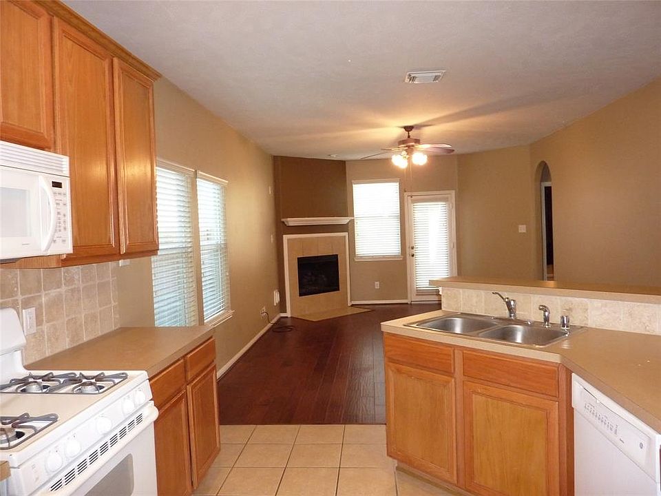 1st image of 14543 Bergenia Dr