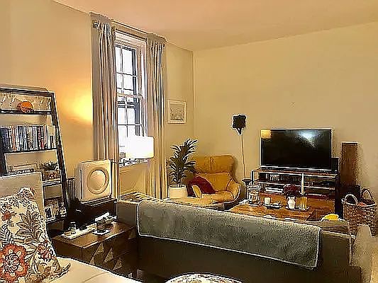 1st image of 160 W 16th St APT 4A