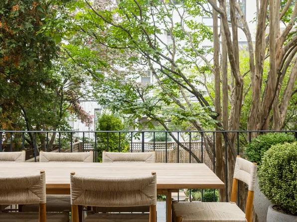 309 Pacific Street image 5 of 21