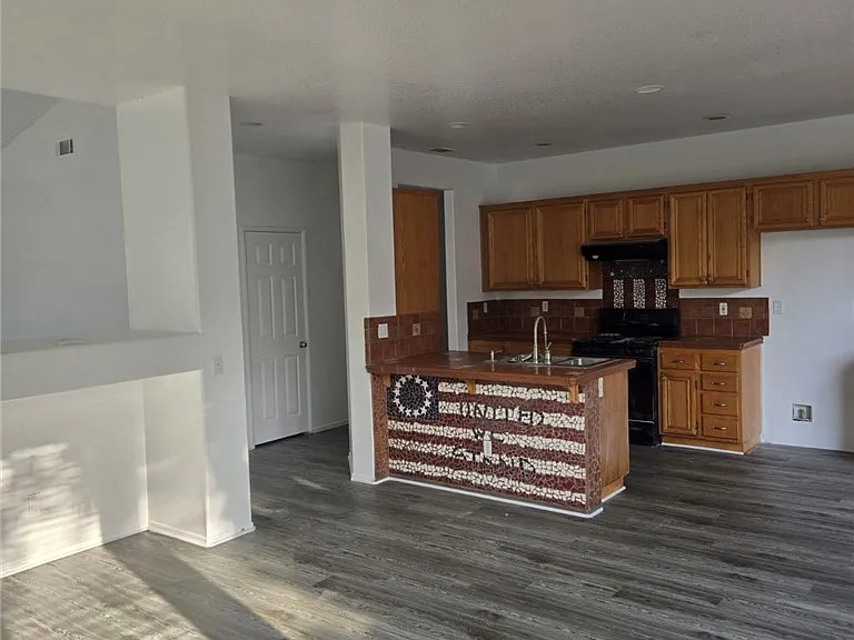 421 Steiner Dr — Photo 7