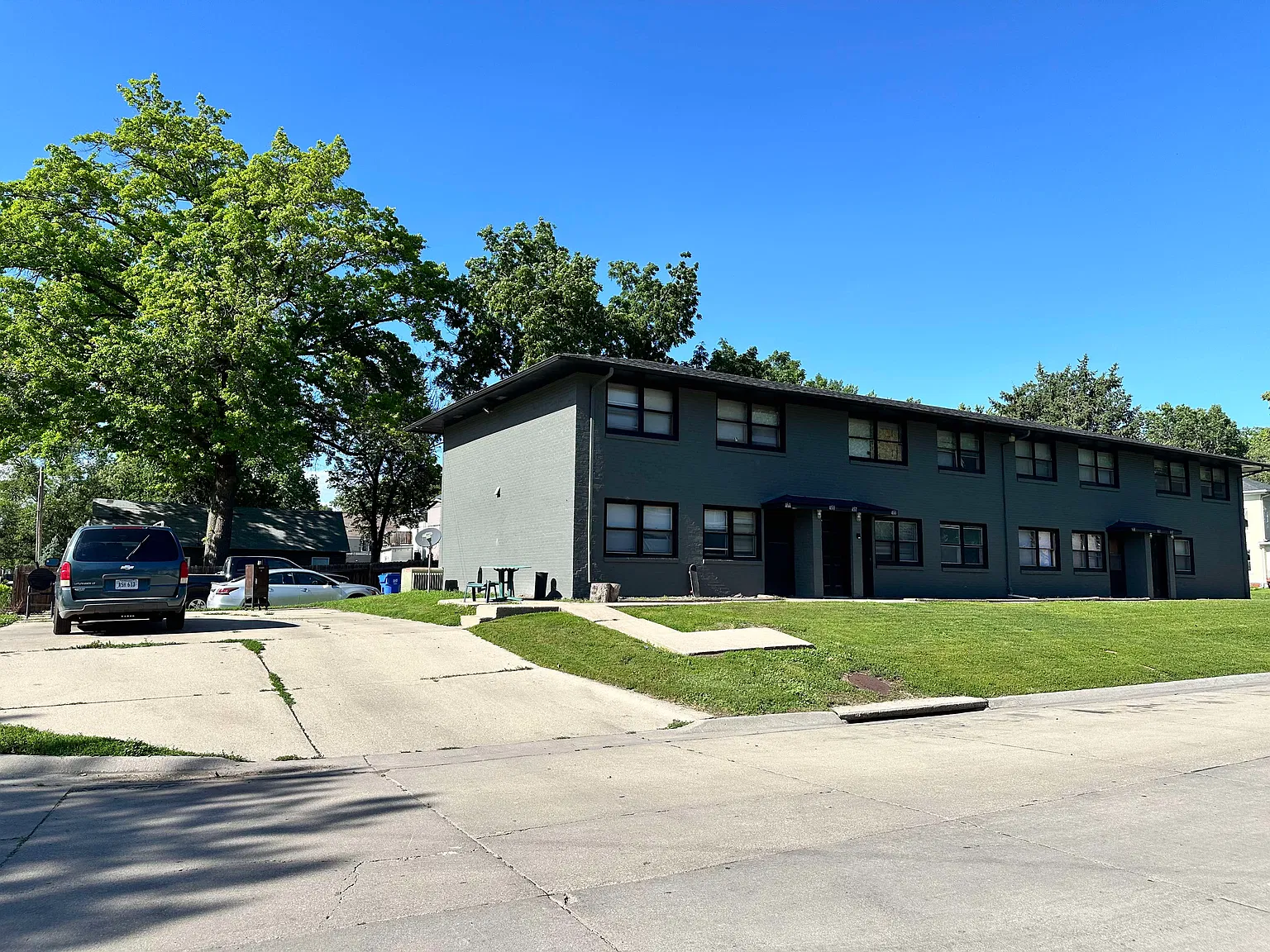 2 bed, 650 sqft, $900 — Photo 1