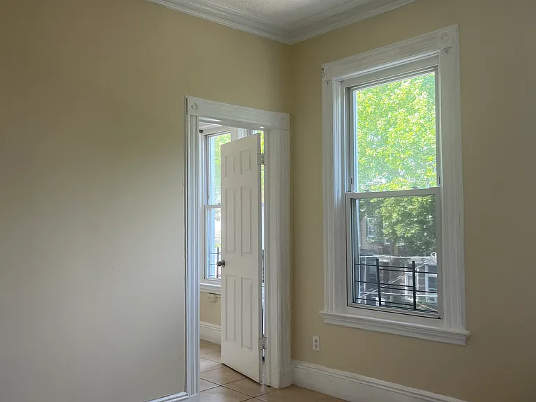 15 Irving St #2 — Photo 11
