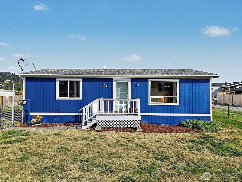 3rd image of 116 3rd Avenue NW