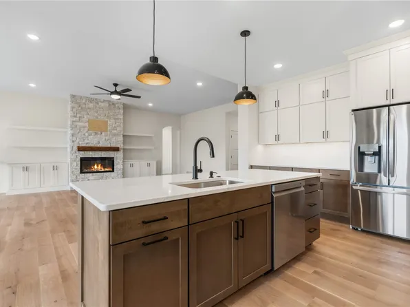 4135 Tall Pines Ct, Marion, IA 52302
