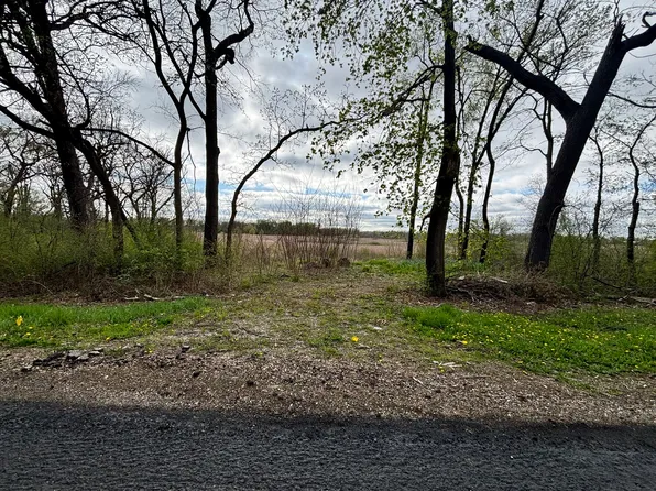 41092 N Deep Lake Rd, Antioch, IL 60002