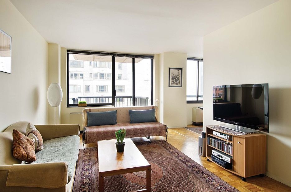 2nd image of 171 E 84th St APT 16A