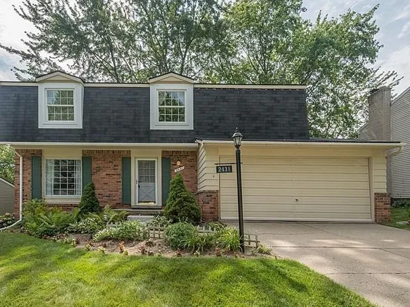 2431 Roanoake Dr, Ypsilanti, MI 48197