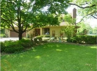 4958 Lockhart St, West Bloomfield, MI 48323