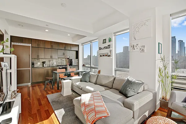 Rented by Compass | media 33