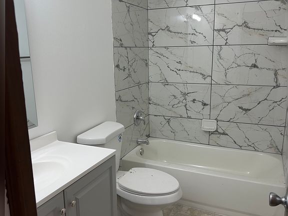 2nd image of 5020 Southwood Cir
