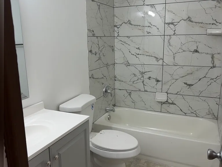 5020 Southwood Cir — Photo 2
