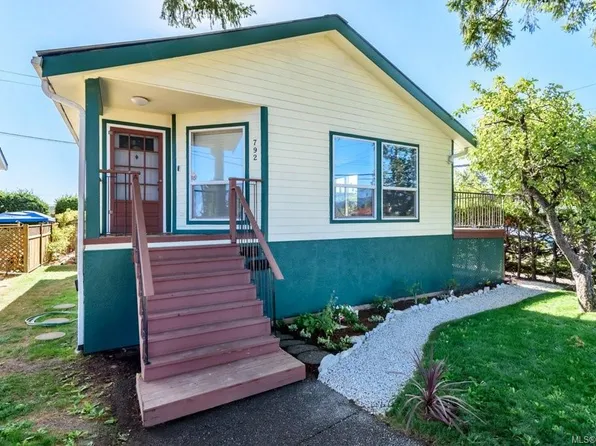 792 12th St, Courtenay, BC V9N 1V4
